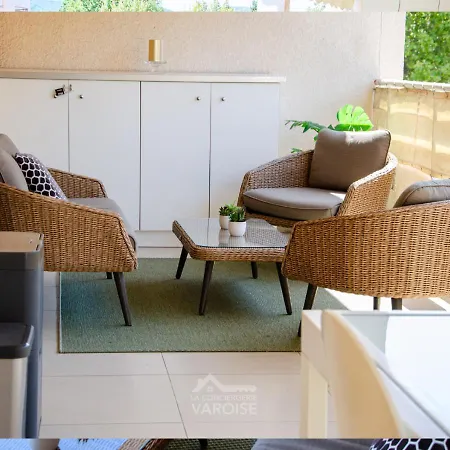 Les Gregoriennes T2 Centre-terrasse-parking-wifi Hyeres