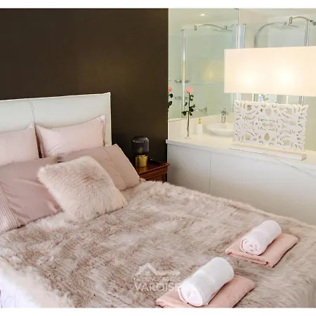 Les Gregoriennes T2 Centre-terrasse-parking-wifi Apartment *