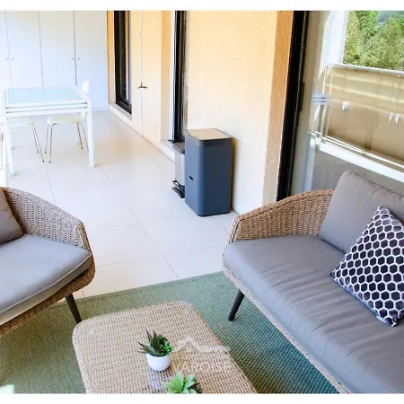 Les Gregoriennes T2 Centre-terrasse-parking-wifi Apartment Hyeres
